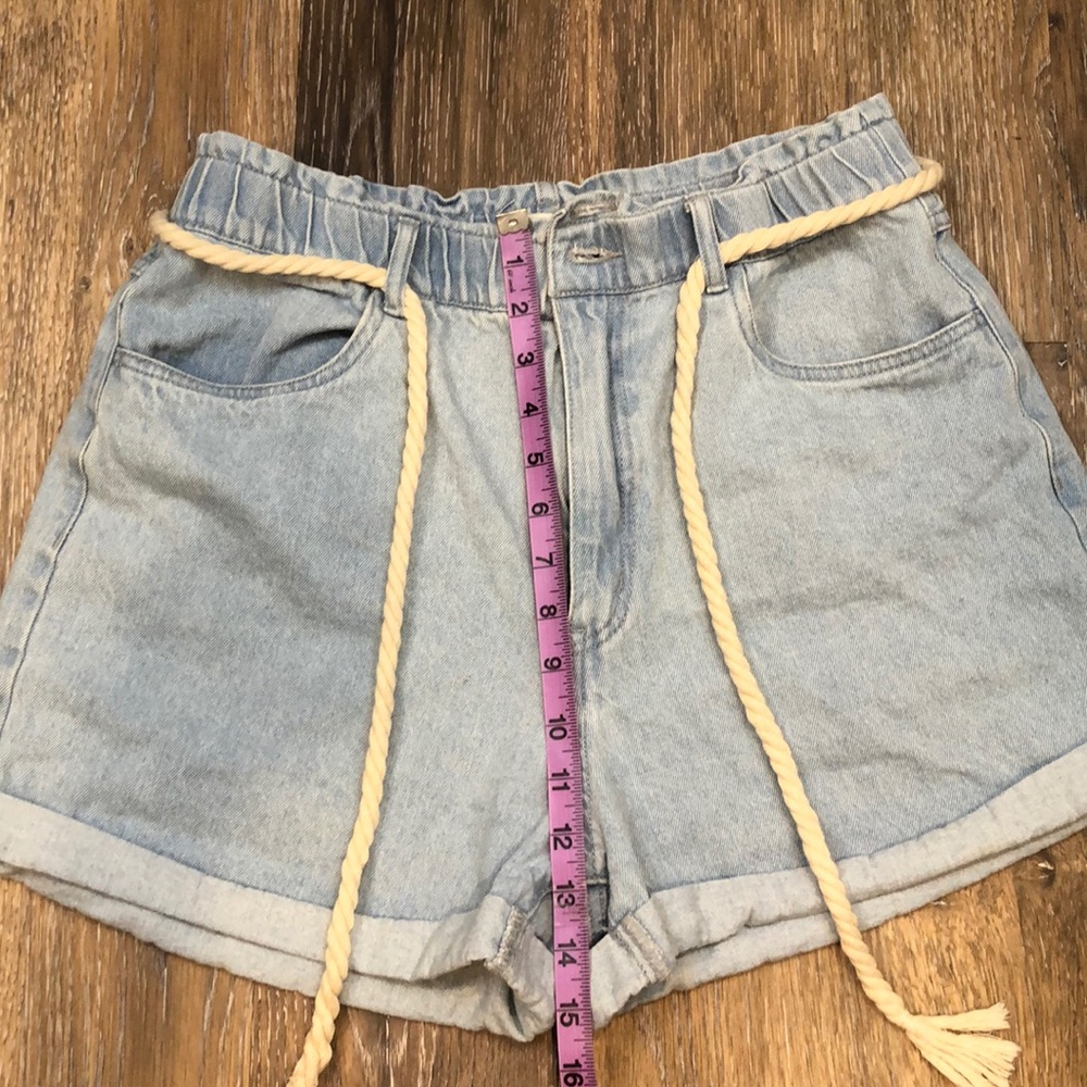 Forever 21 high waisted bucket shorts - Picture 5 of 7